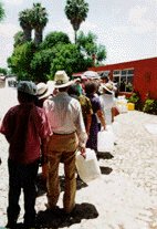 Attente pour de l'eau &agrave; Tlacote
